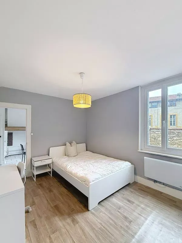 Chambres - Appartement Rénové au Centre de Nancy