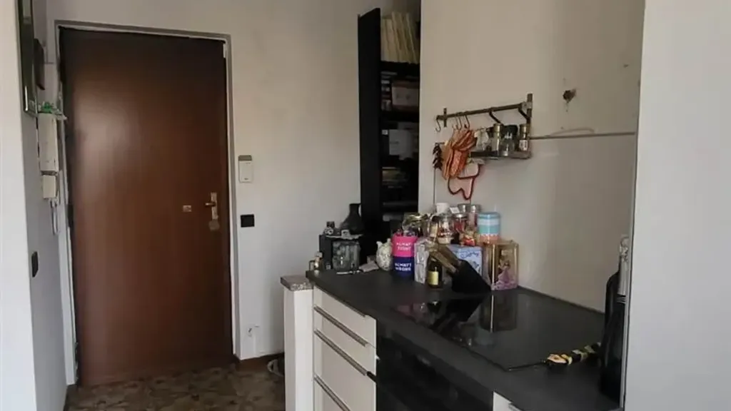 Cuisine - 3-Bedroom Apartment with Balcony in Milan