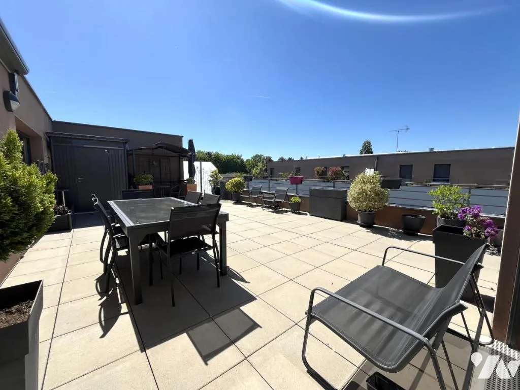 Terrass - Apartment with Large Terrace in Cormontreuil