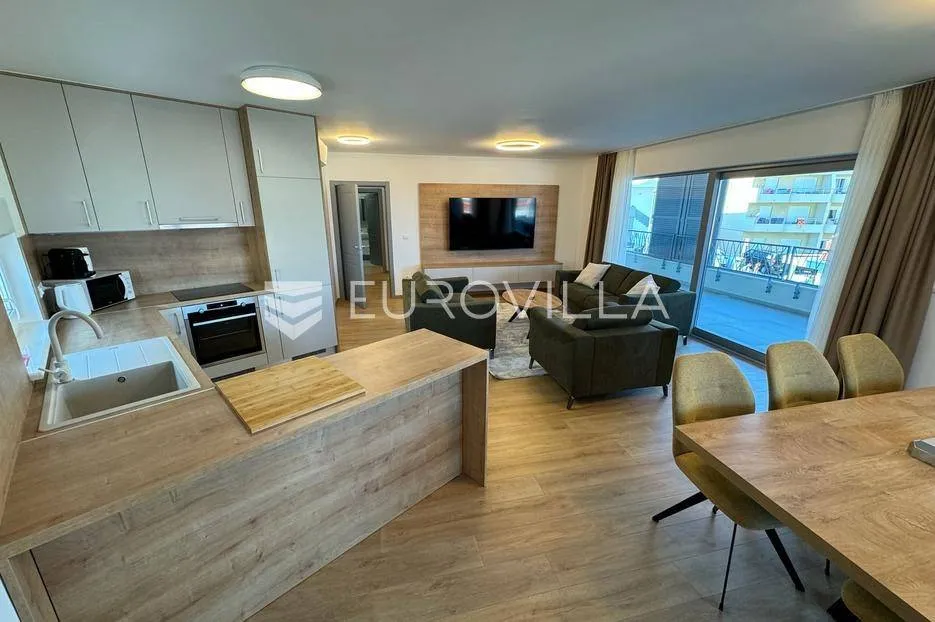 Soggiorno - Three-Bedroom Apartment with Terrace in Baška Voda