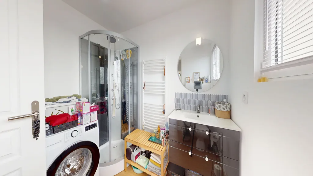 Salles de bain - Studio avec Balcon et Vue Dégagée à Mondeville