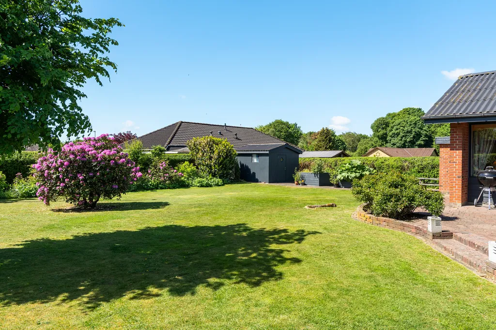 Garden - Fenced Villa with Garden in Vildbjerg