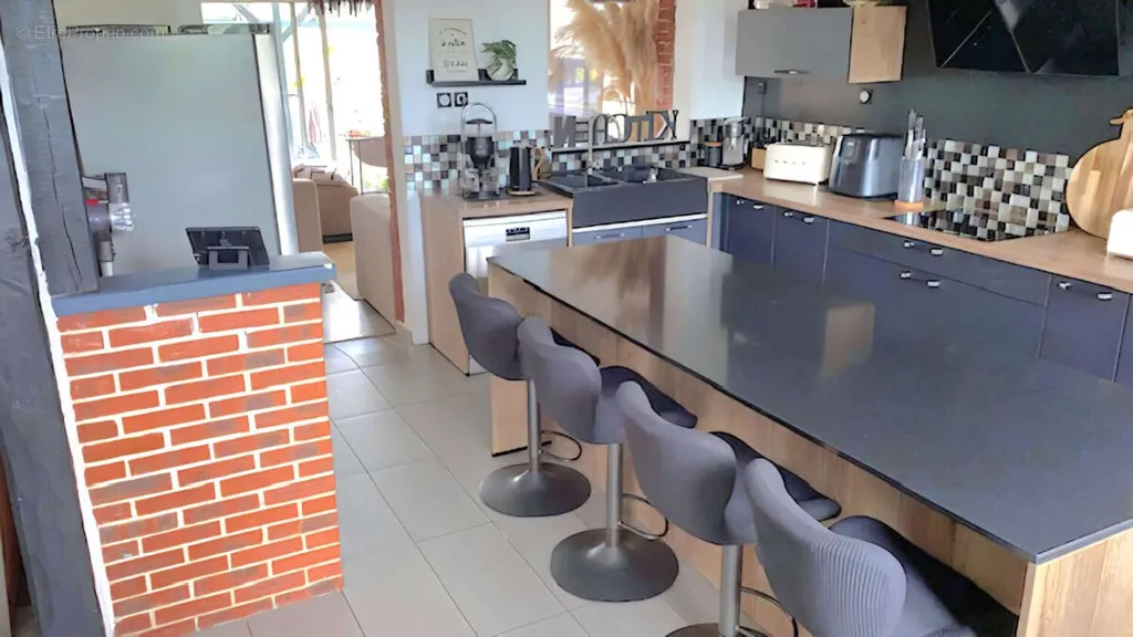 Maison 6 pièces à Cleon