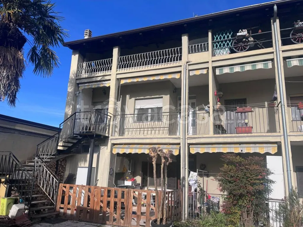 Välivaade - Two-Level Apartment with Balcony in Ivrea