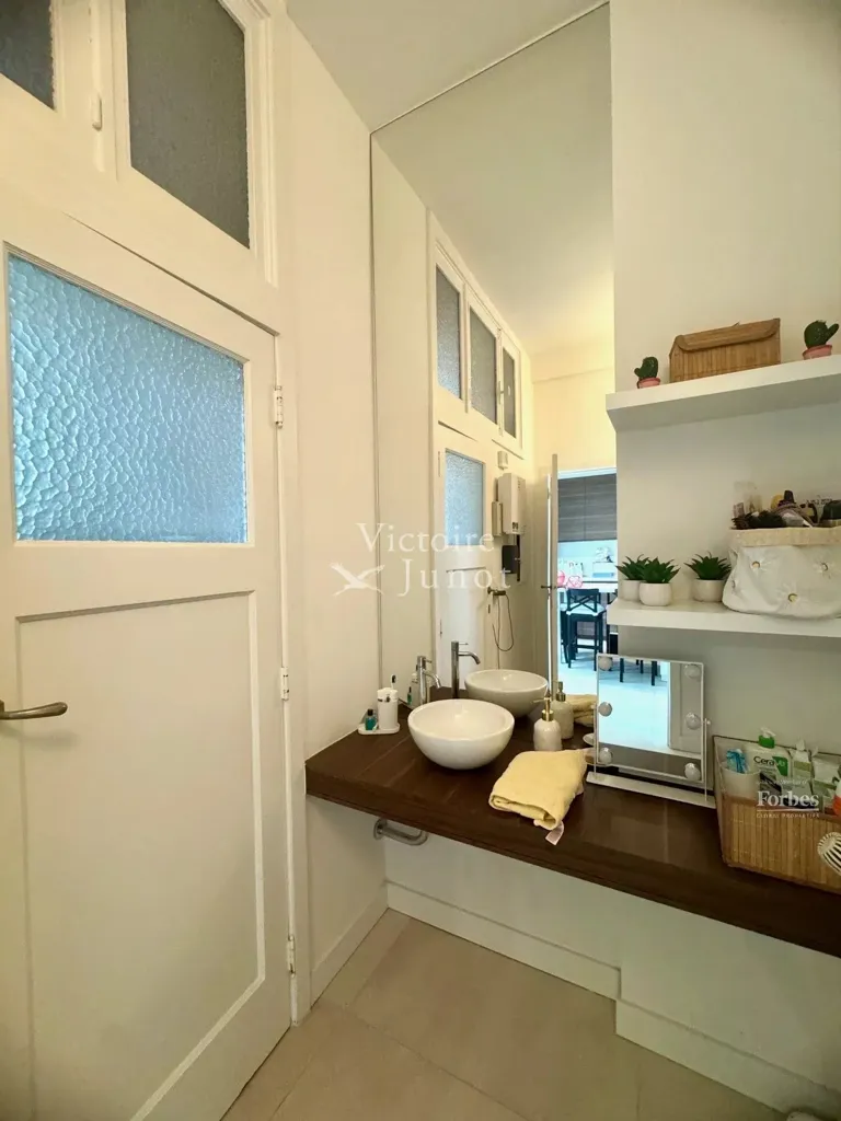 Vannitoad - Luxury Apartment with Central Location in Ixelles