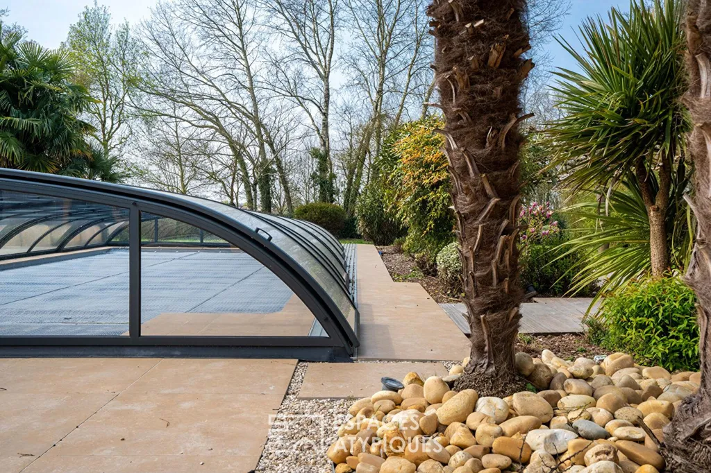 Bassein - Renovated Longère with Pool in Countryside