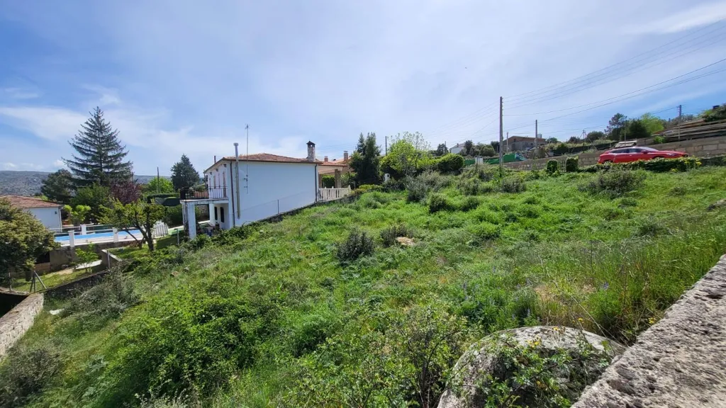 Jardin - Buildable Plot with Community Pool in Santa Cruz de Pinares