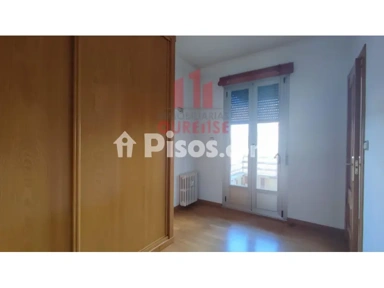 Chambres - Apartment with Balcony in City Centre