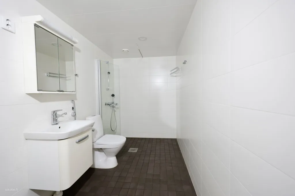 Vannitoad - Modern Studio with Balcony in Haaga, Helsinki