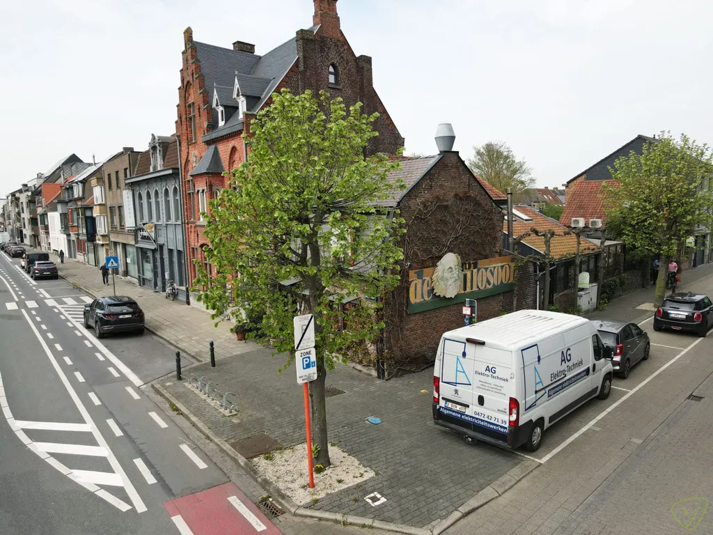 Välivaade - Iconic Corner Building with Terrace in Eeklo