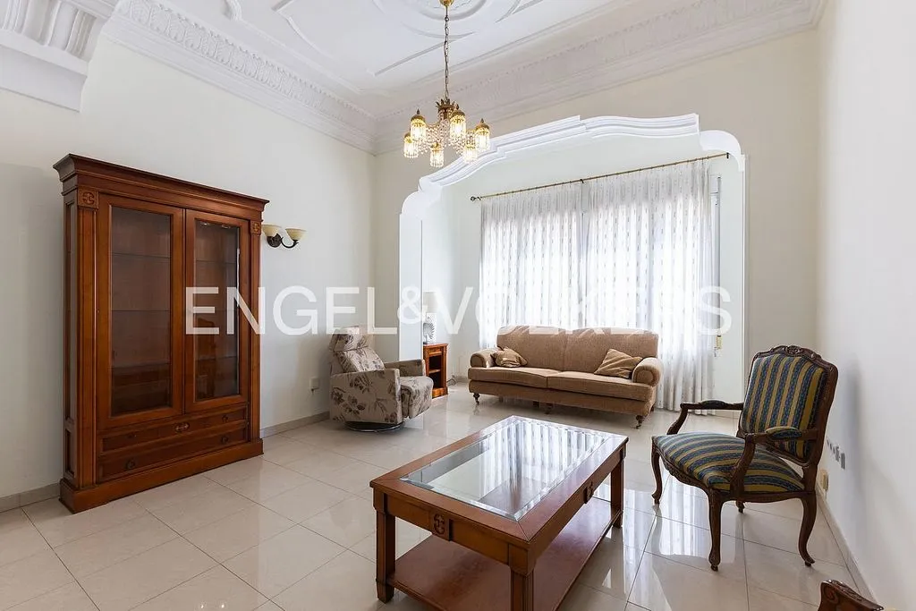 Séjour - Apartment with Balcony in Gran Vía, Valencia