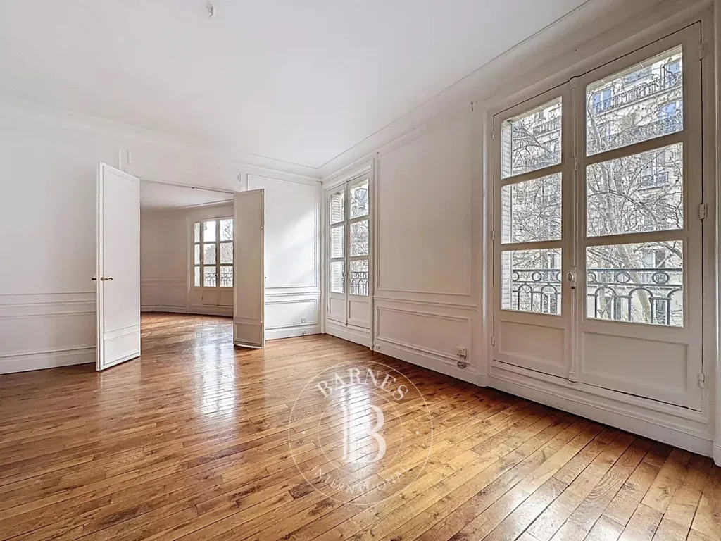 Séjour - Appartement Luxe avec Vue sur la Ville près de la Tour Eiffel