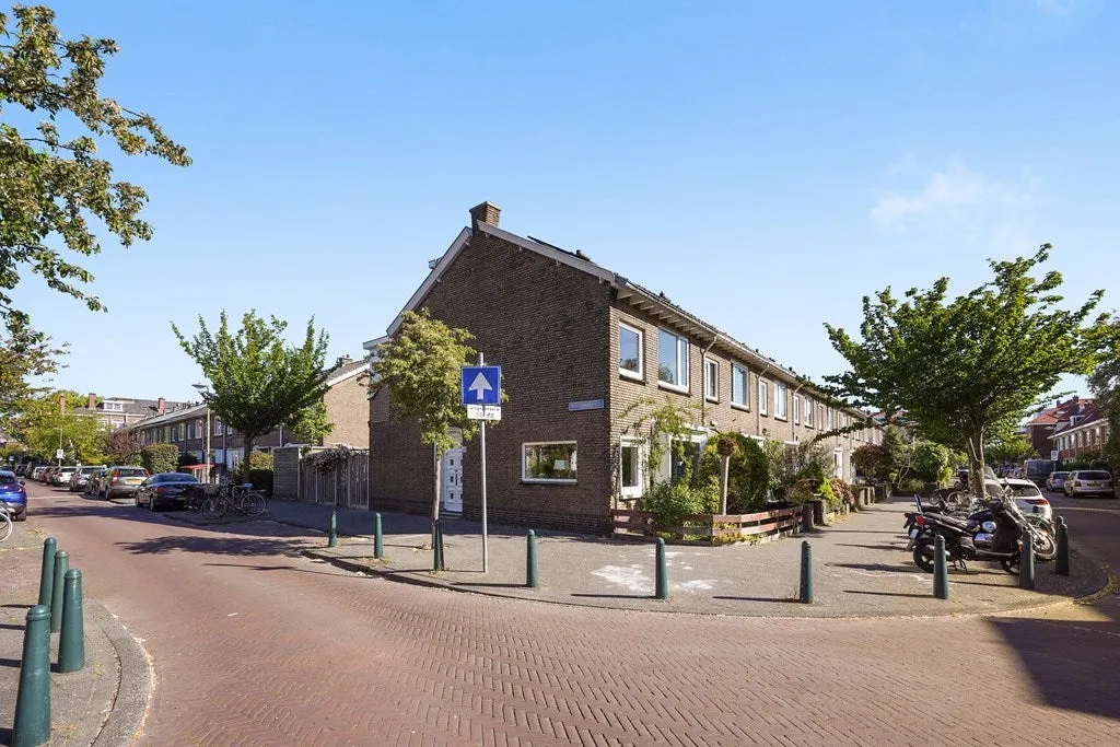 4-toaline maja asukohas Den Haag