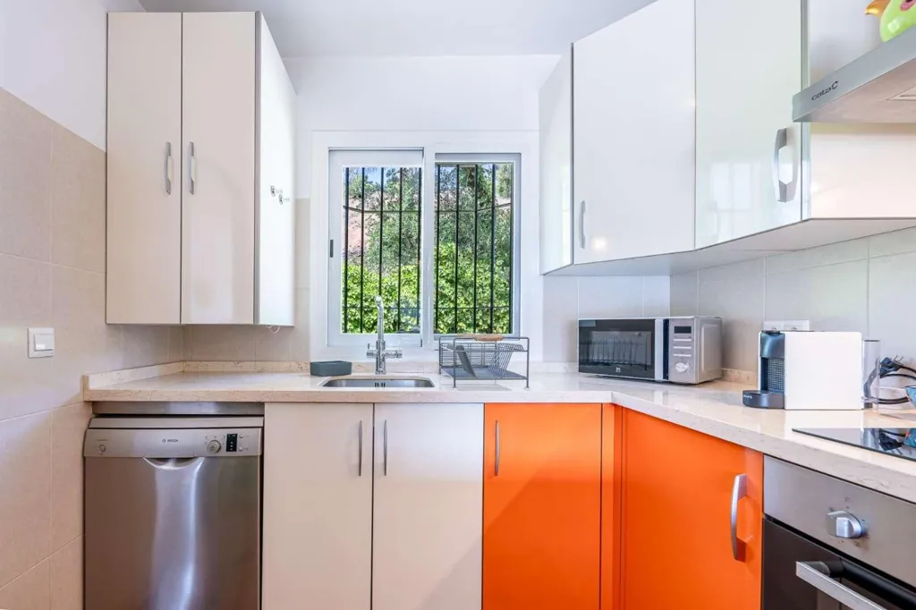 Cucina - Seafront Apartment with Terrace in Chaparral, Mijas