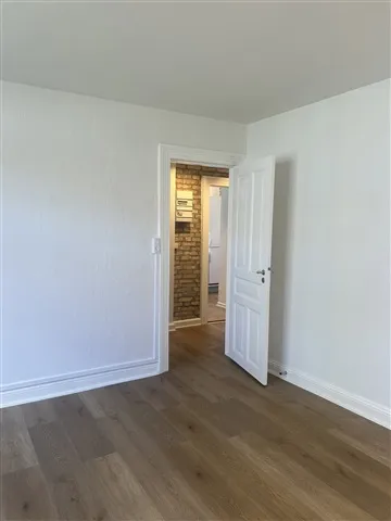 Toad - Charmful Flat with Brick Walls in Aalborg