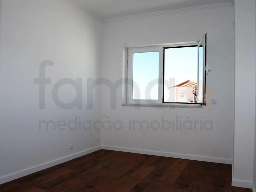 Toad - Remodelled House with Sea View in Ericeira