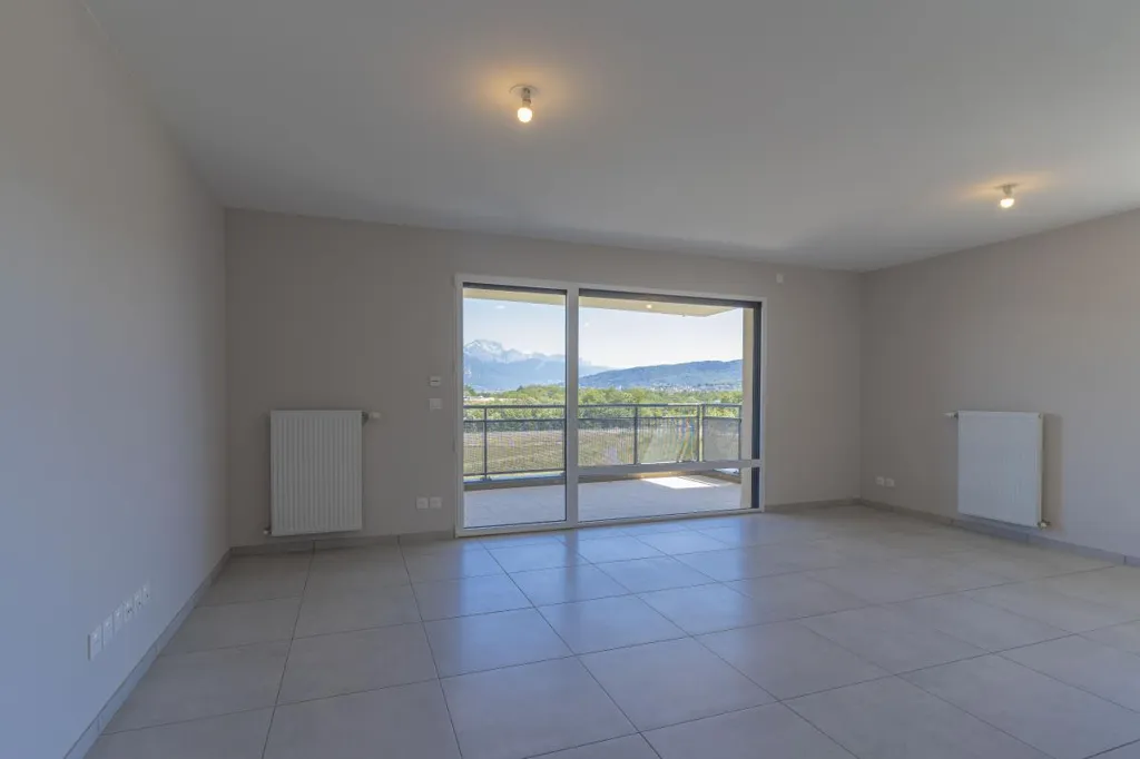 Elutuba - 3-Bedroom Apartment with Mountain View in Poisy