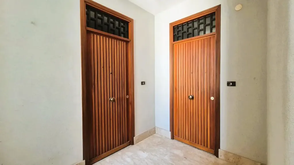 hallway_entrance