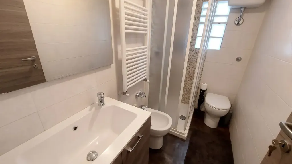 Vannitoad - Rustic 5-Bedroom Apartment in Florence