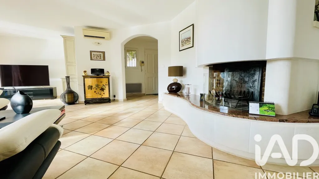 Soggiorno - House with Pool in Valcros, La Londe