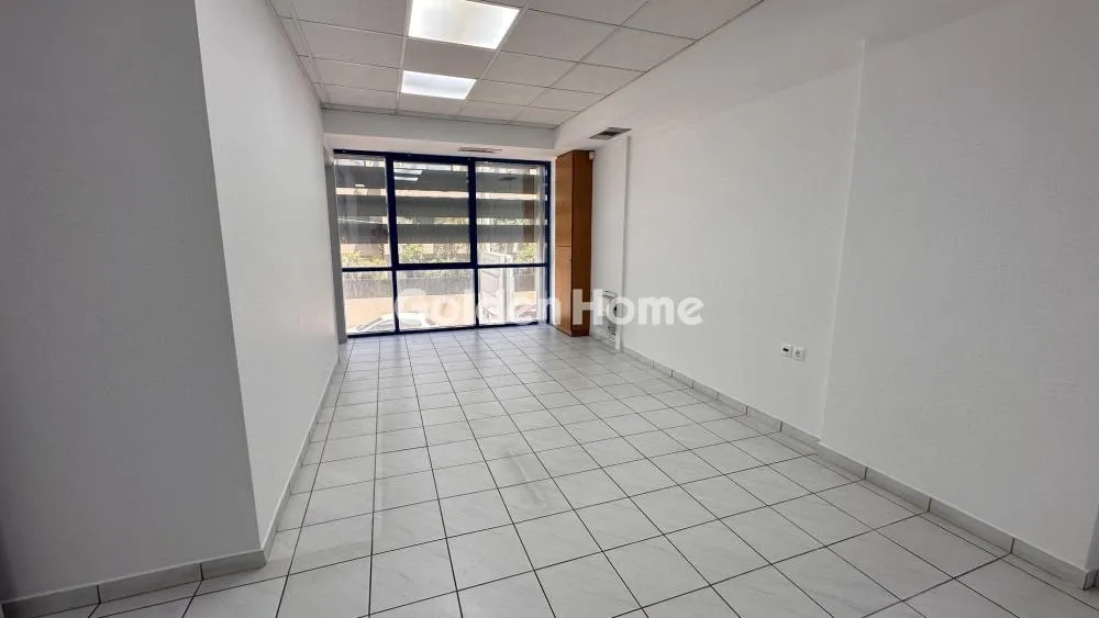 Toad - Modern Office Building with Tech Amenities in Alimos Centre