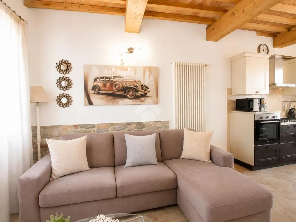 Elutuba - Semi-detached House with Garden in Pontasserchio