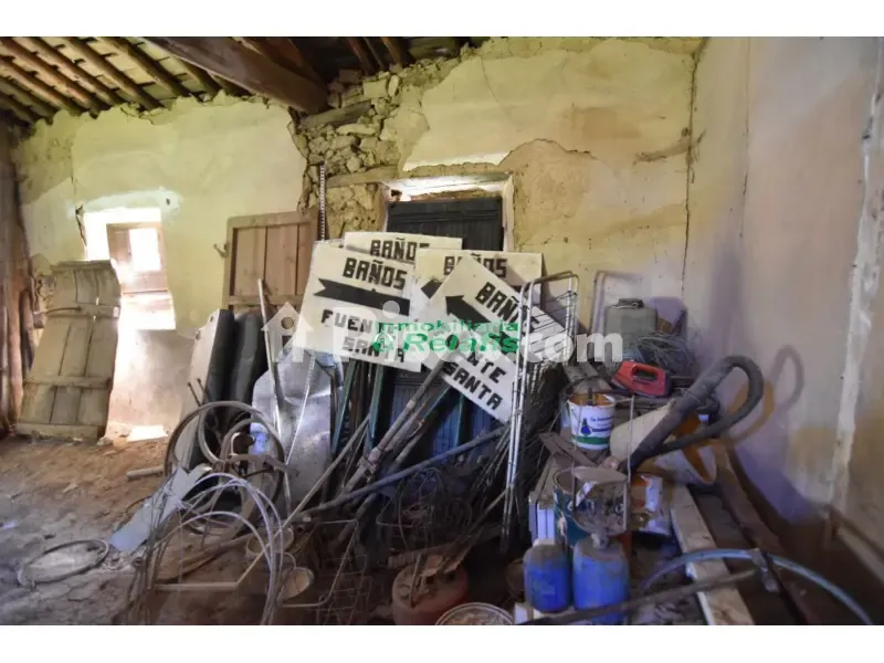 Lavanderia - Rustic Farm with Thermal Springs in Fuenteguinaldo