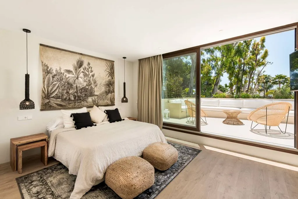 Bedrooms - Beachside Villa with Pool in Marbella
