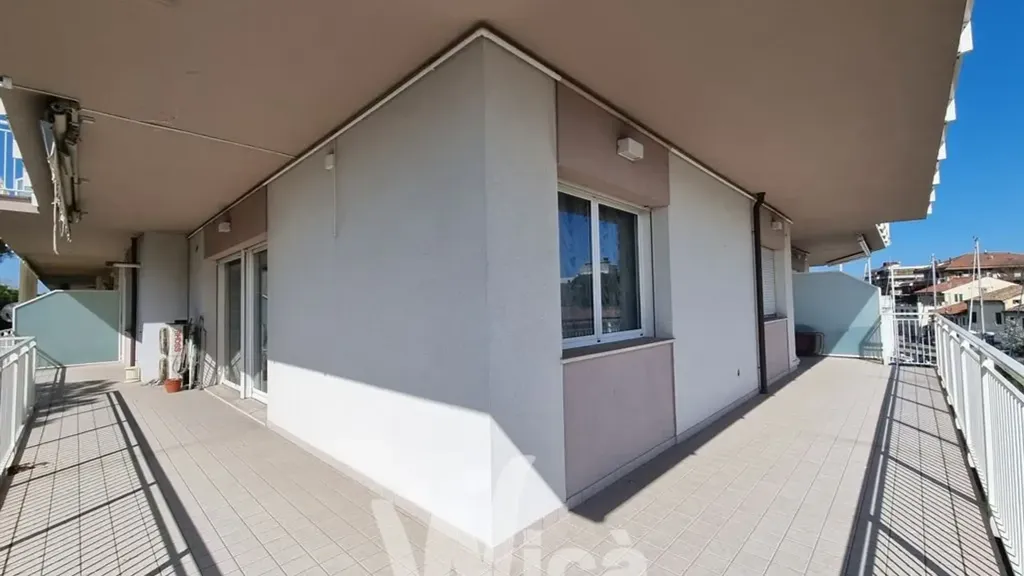 Rõdu - Quadrilocale with Balcony in Cervia Centre
