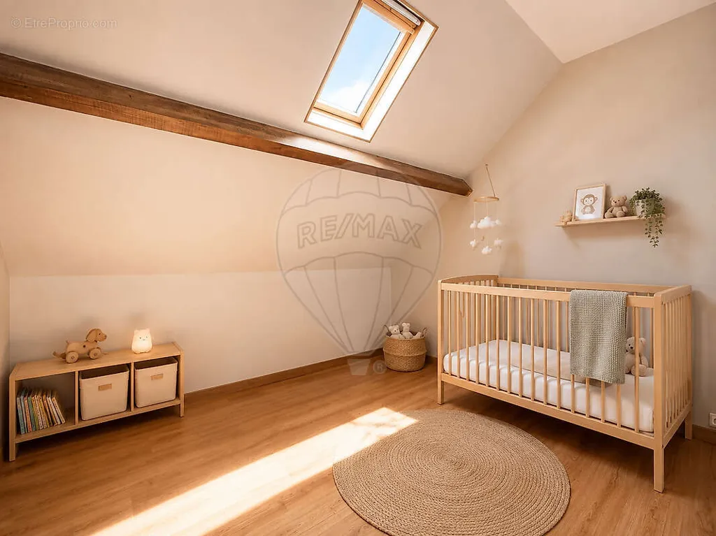 Magamistoad - Duplex with Character in Senlis Centre