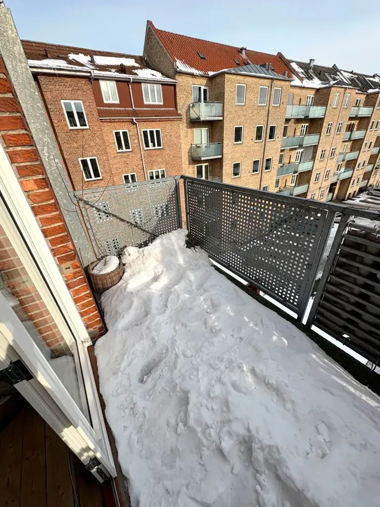 Balcony - 3-Bed Apartment with Balcony in Øgade, Aalborg