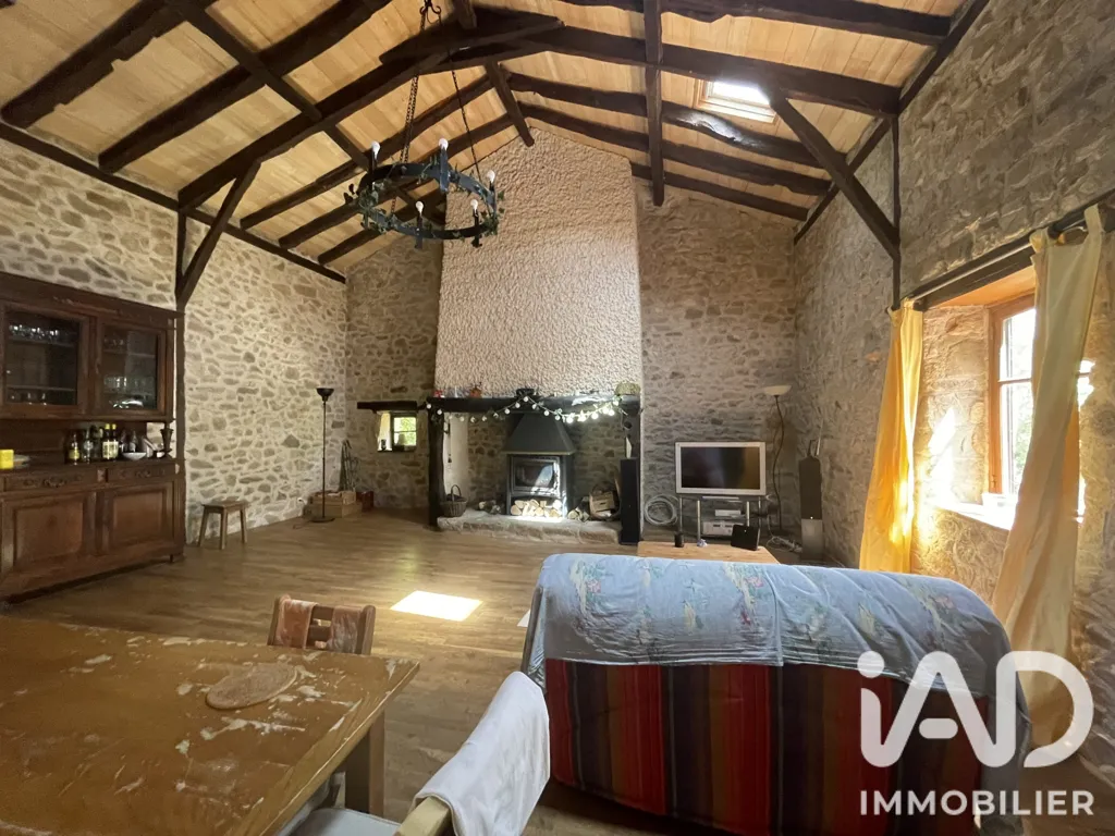 Elutuba - Country House with Pool in Lauresses