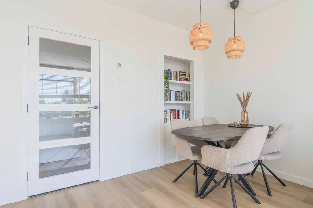 Söögituba - 4-Bedroom Apartment with Balcony in Katwijk