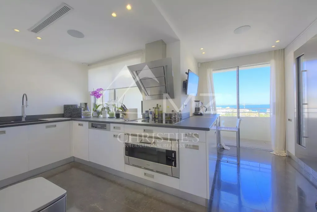 Cuisine - Penthouse Unique avec Vue Panoramique sur la Croisette à Cannes