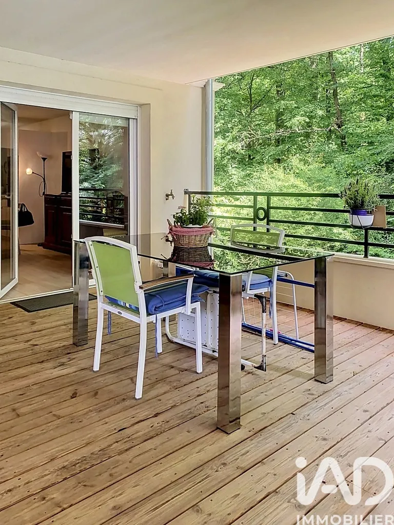 Terrasse - Appartement Moderne avec Terrasse à Le Plessis-Trévise