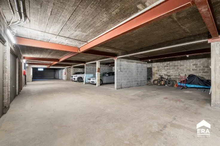 Garage - Appartement à Bost, Tienen, près de Kennedypark