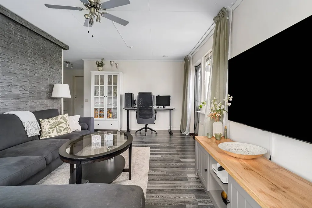 Séjour - Renovated Apartment with West-Facing Balcony in Hea