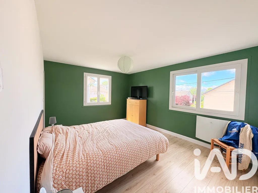 Chambres - Maison Individuelle avec Jardin et Terrasse à Cantal