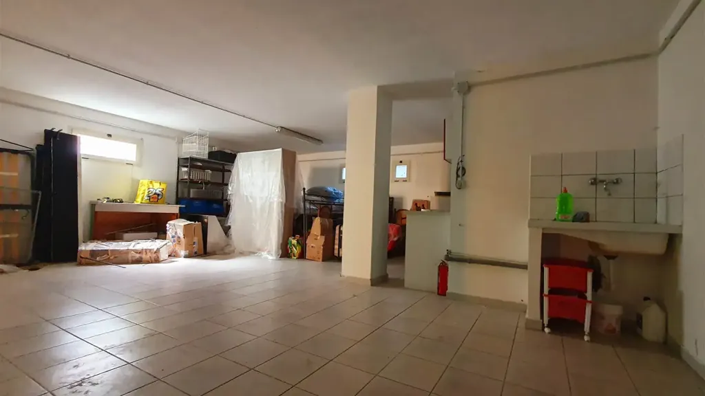 Garaaž - Spacious Basement Apartment in Tortolì Centre