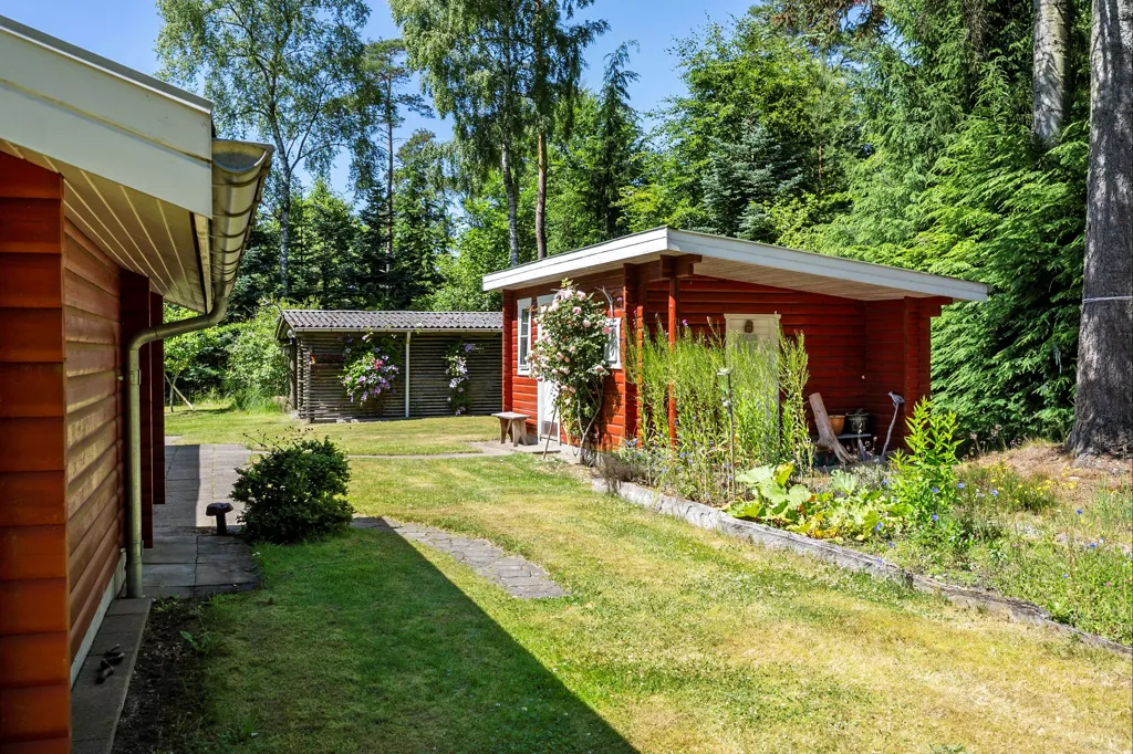 Garden - Holiday Home with Large Garden in Sejs-Svejbæk
