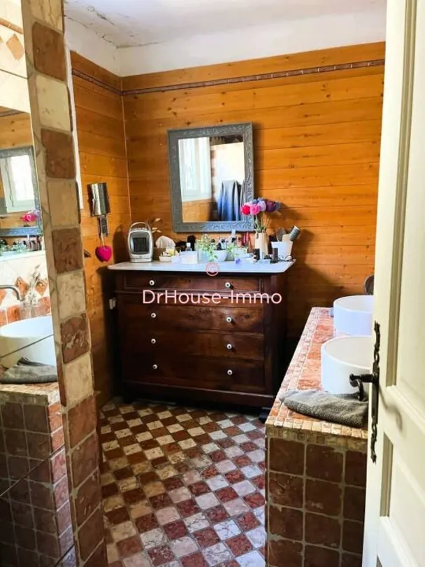 Bathrooms - House with Pool and Garden in Générac