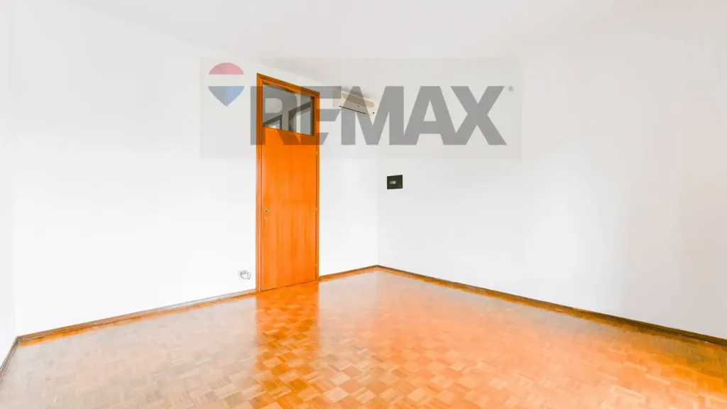 Toad - Bright Three-Bedroom with Park Views in Vedano al Lambro