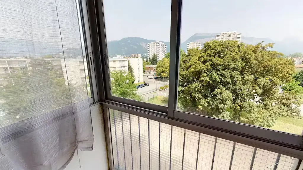 Rõdu - Furnished Studio Flat in Saint-Martin-d’Hères
