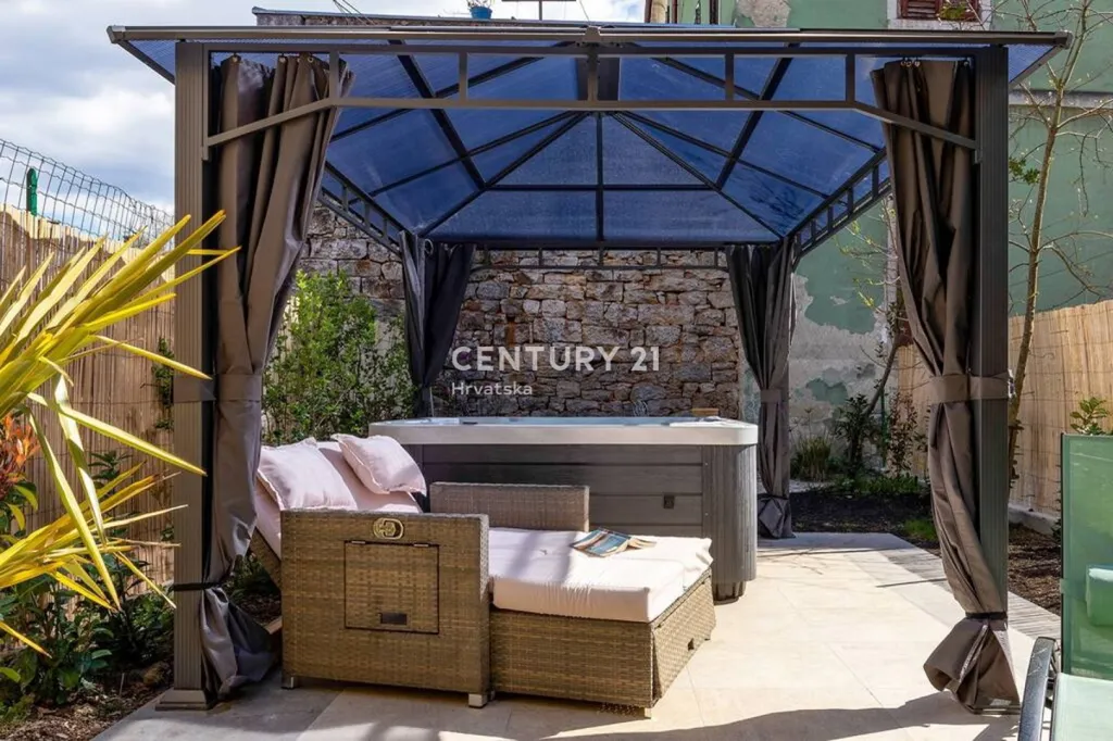 Terrasse - Three-Bedroom House with Garden in Pazin Centre