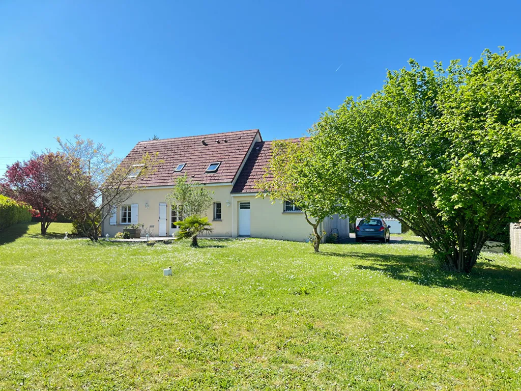 Jardin - Pavillon avec Garage Double dans un Cadre Calme