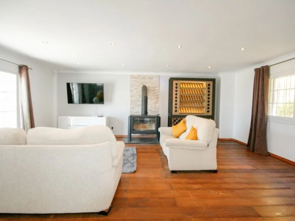 Living Room - Four-Bedroom Chalet with Pool near Coín