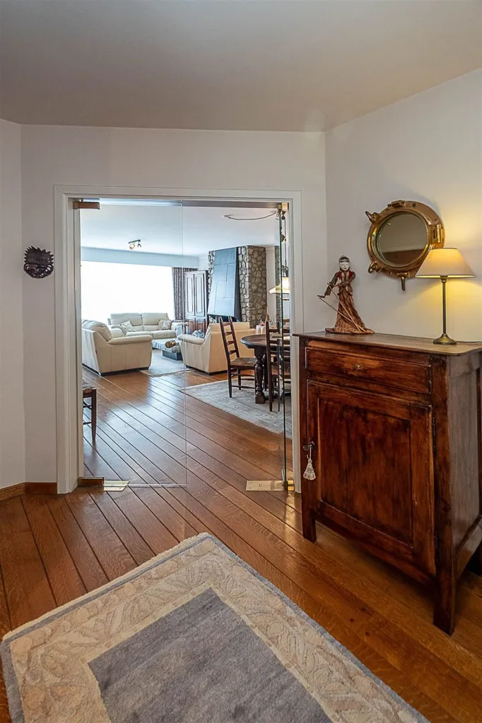 Hallway - 2-Bedroom Apartment with Terrace in Antwerp