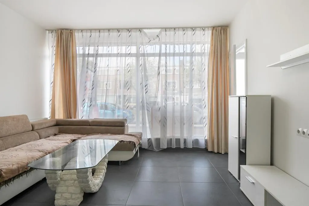 Elutuba - Two Maisonnettes with Separate Entrances in Rotterdam