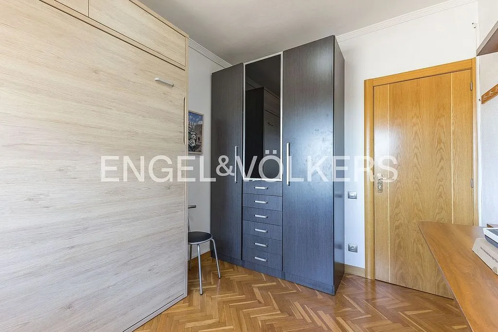 Apartment with Pool in La Maternitat i Sant Ramon
