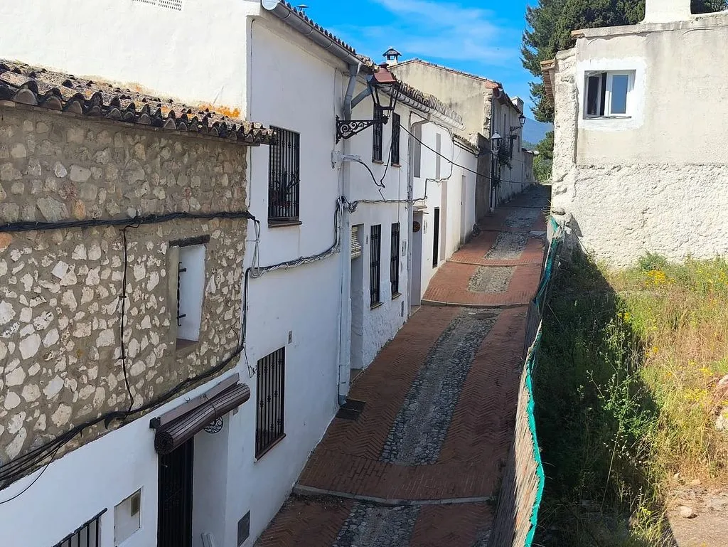 Außenansicht - Terraced House with Balcony in Castelló de Rugat